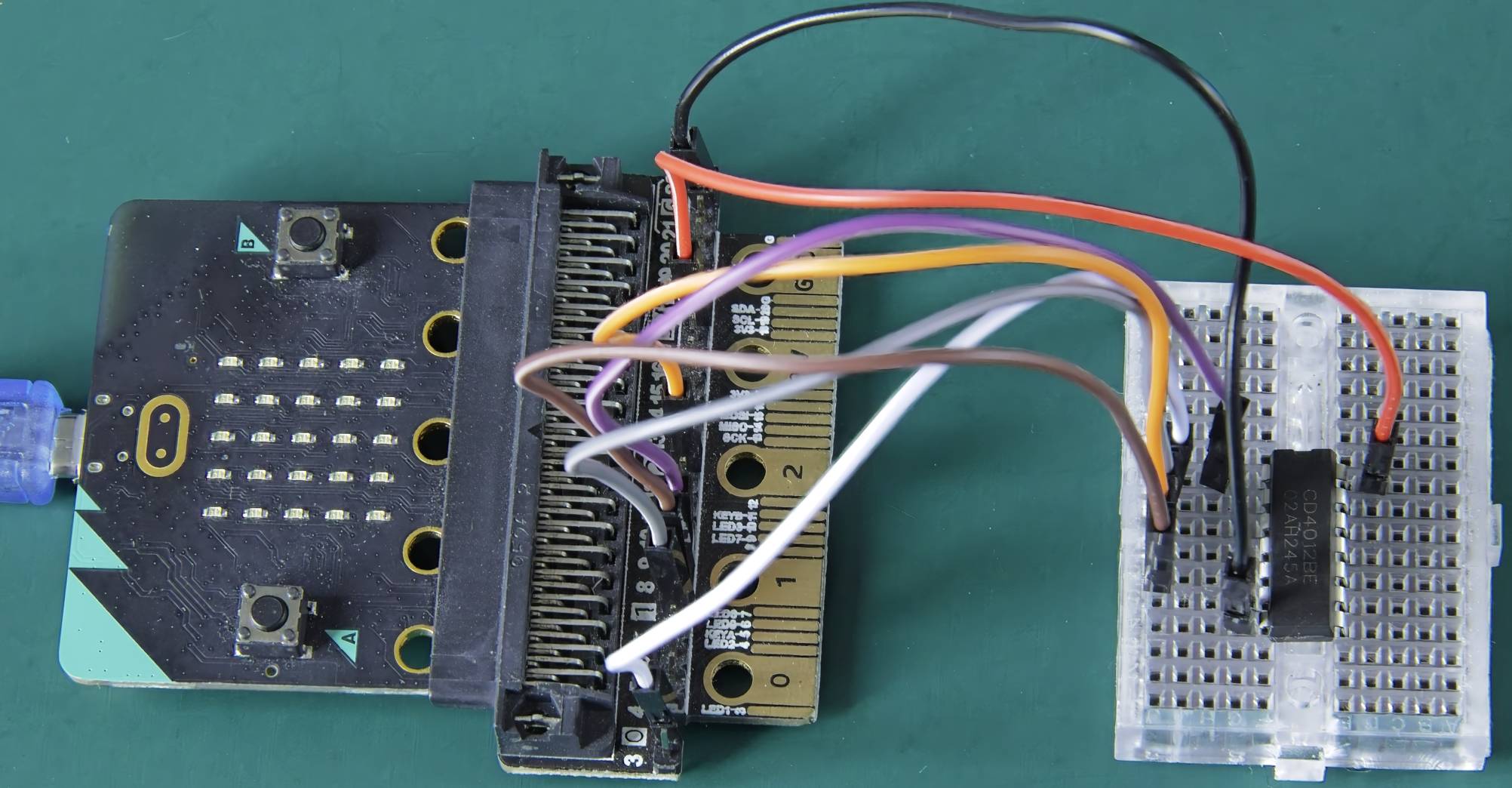 Testing the first NAND logic gate on a CD4012BE chip